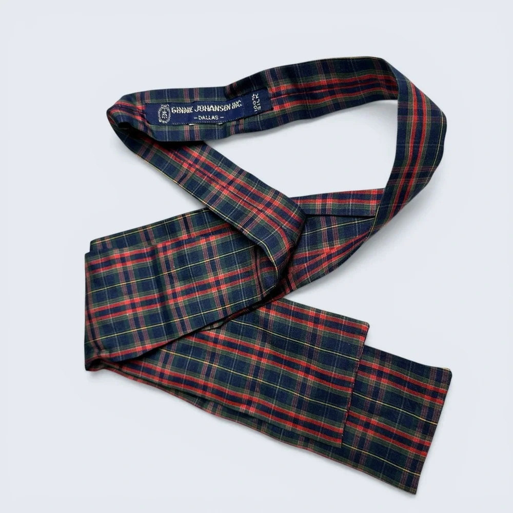 Ginnie Johansen Dallas Vintage 100% Silk Plaid Neck Tie Scarf Navy Red Green 44